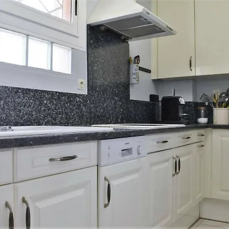 T2 Avec Terrasse Sud, Climatise, A Proximite - - Fr-1-251-295 Apartment Le Lavandou