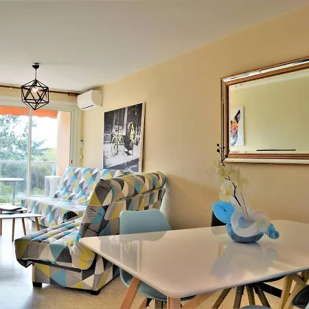 T2 Avec Terrasse Sud, Climatise, A Proximite - - Fr-1-251-295