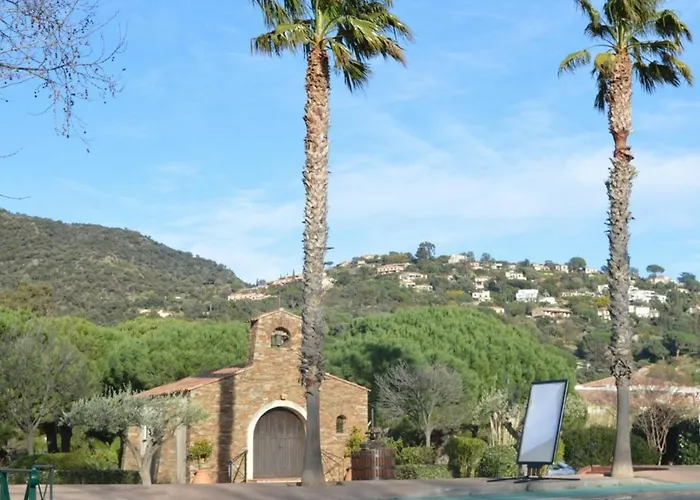 T2 Avec Terrasse Sud, Climatise, A Proximite - - Fr-1-251-295 Lägenhet Le Lavandou