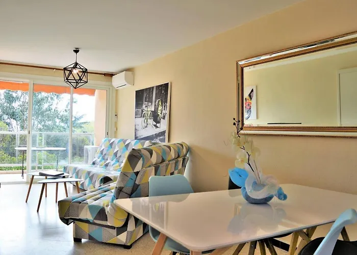 T2 Avec Terrasse Sud, Climatise, A Proximite - - Fr-1-251-295