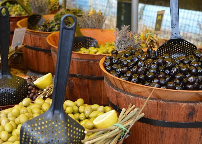 T2 Avec Terrasse Sud, Climatise, A Proximite - - Fr-1-251-295 Apartman *